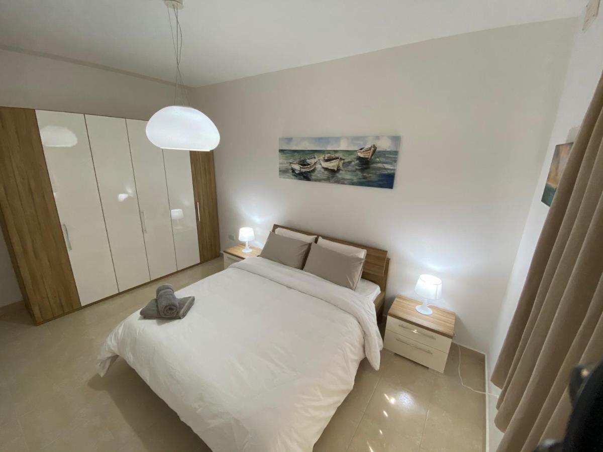 Rock Bay Apartment